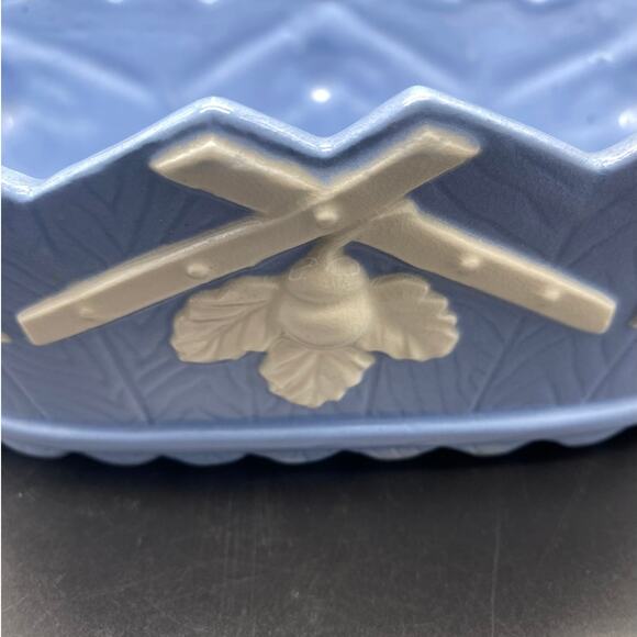 Vintage Handpainted Blue and‎ white 
Acorn design Japan Planter - Picture 4 of 8